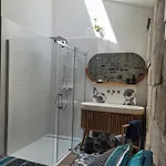 Loft D'artiste Atypique, Climatise,90 M2 , Hypercentre Arenes 6 Pers * Nimes