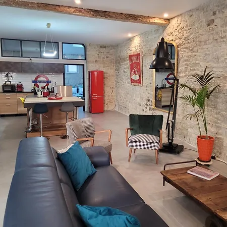 Loft D'artiste Atypique, Climatise,90 M2 , Hypercentre Arenes 6 Pers