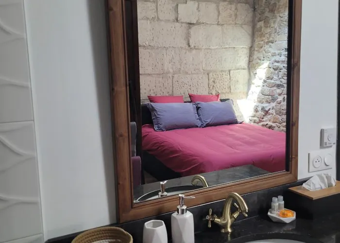 Loft D'artiste Atypique, Climatise,90 M2 , Hypercentre Arenes 6 Pers Daire