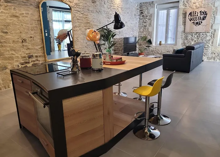 L'atypique Des Arenes, Loft D'artiste *