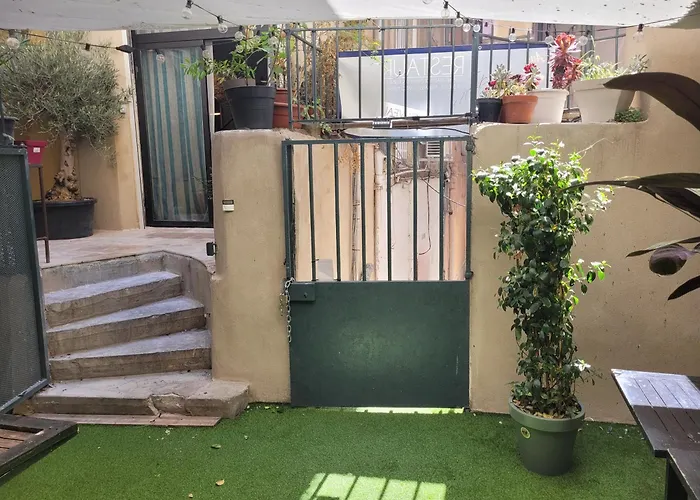 Διαμέρισμα L'atypique Des Arenes, Loft D'artiste Νιμ