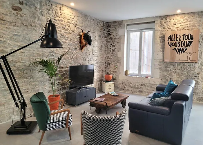 Daire Loft D'artiste Atypique, Climatise,90 M2 , Hypercentre Arenes 6 Pers *